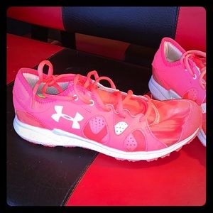Women’s tennis shoes